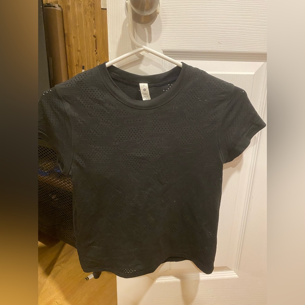 Lululemon t-shirt
